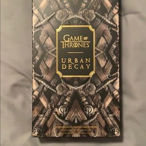 NWOT Urban decay game of thrones eyeshadow palette